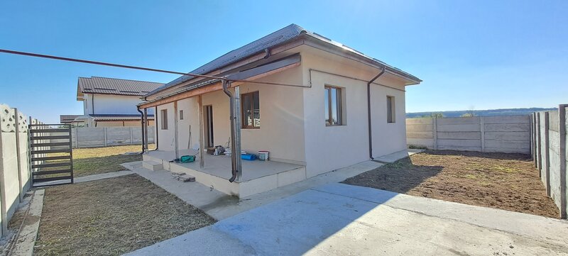 Dragomiresti Deal casa parter +pod locuibil, 4 camere, 180 mp, teren 460 mp